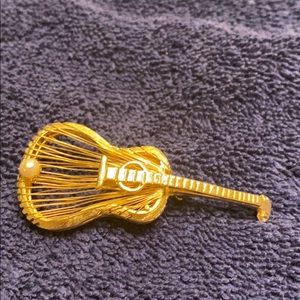 Guitar pin